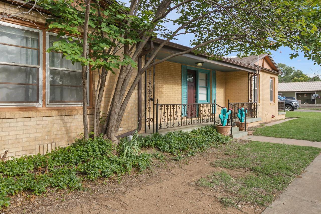 Luxury Oasis- 1 Bedroom Romantic Getaways Lubbock Kültér fotó
