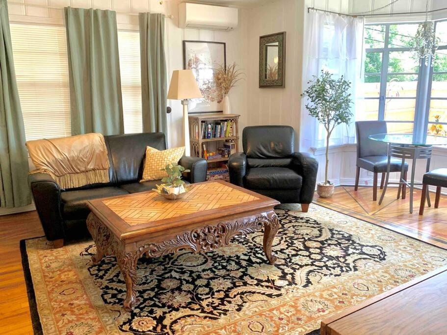Luxury Oasis- 1 Bedroom Romantic Getaways Lubbock Kültér fotó